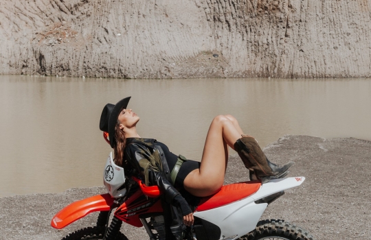 Montserrat Messeguer lanza su nueva colección "Lone Rider"