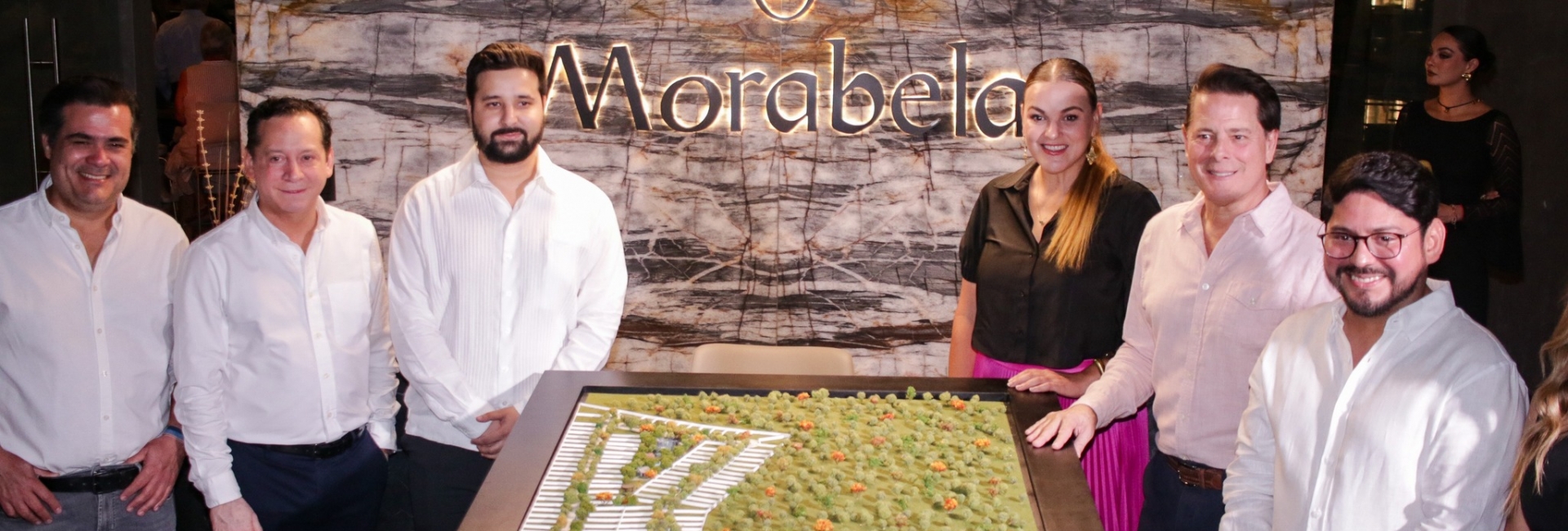 Apertura de Morabela Living Portrait.
