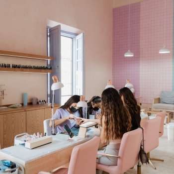 Ceremonia: ritual de belleza para las manos.